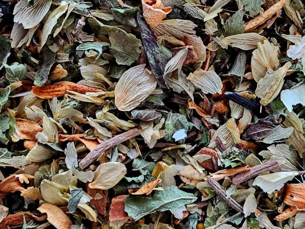 Streu Nachtruhe – Kräuter- und Harzmischung im Detail mit Melisse, Baldrian und Styrax